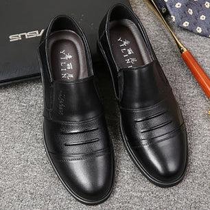 Men's Genuine Leather Round Toe Elastic Band Closure Winter Shoes