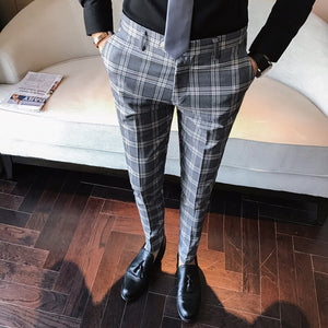 Men's Polyester Zipper Fly Closure Plaid Pattern Casual Pants