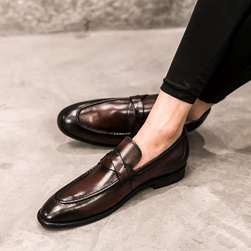 Men's PU Leather Pointed Toe Slip-On Closure Solid Casual Shoes