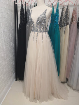 Women's V-Neck Sleeveless Tulle Sweep Train Evening Prom Dress