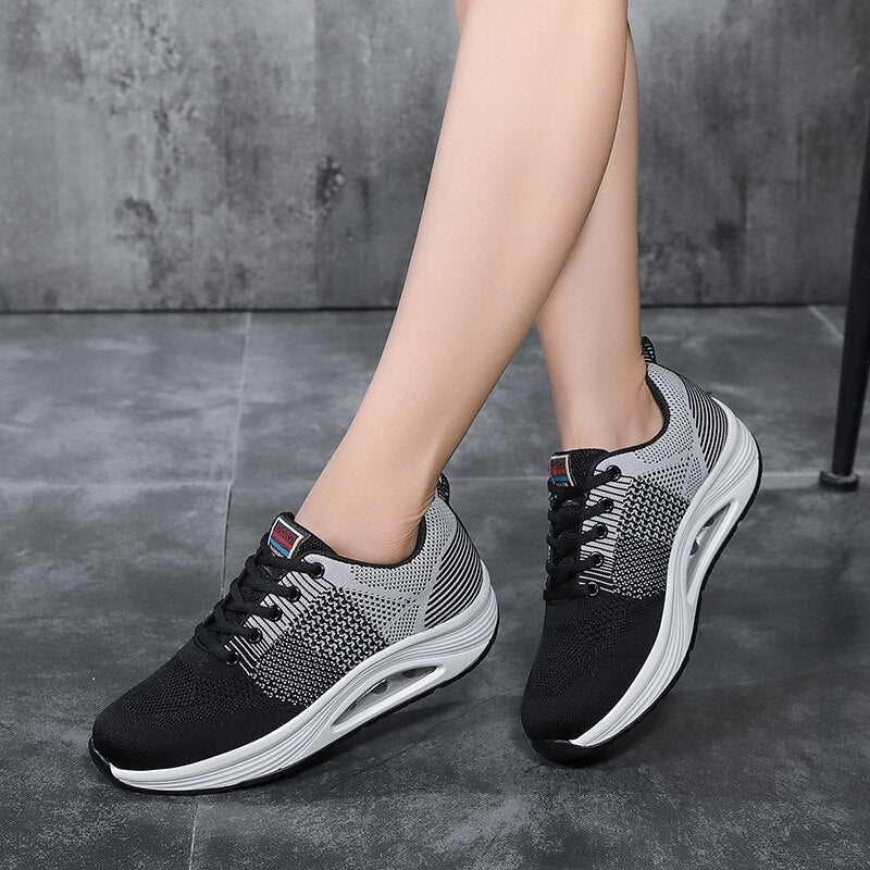 Women's Air Mesh Round Toe Lace Up Closure Elegant Sneakers