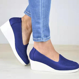 Women's PU Round Toe Slip-On Closure Breathable Casual Sneakers