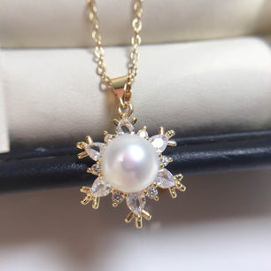 Women's Gold Filled Zircon Freshwater Pearl Trendy Star Necklace