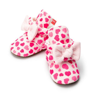 Baby's Round Toe Hook Loop Closure Heart Printed Crib Shoes