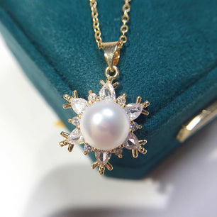 Women's Gold Filled Zircon Freshwater Pearl Trendy Star Necklace