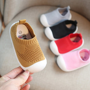 Baby's Round Toe Mesh Stretchy Patchwork Slip-On First Walker Sneakers