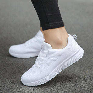 Women's Round Toe Mesh Striped Cross Lace-Up Workout Sneakers